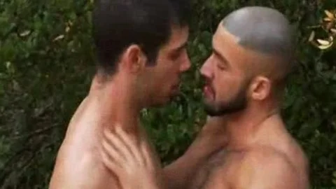 A poke In The Rain: Viktor Jones & Francois Sagat - Thrust